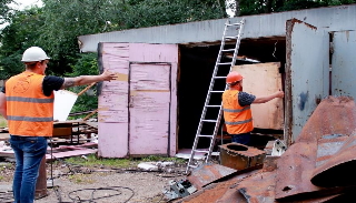 Демонтаж гаражей в Большом Камне, цена от 1771 руб. – услуги под ключ от 2Землекопа-Бль