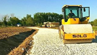 Отсыпка дороги в Большом Камне от 2Землекопа-Бль от 938 руб. за метр